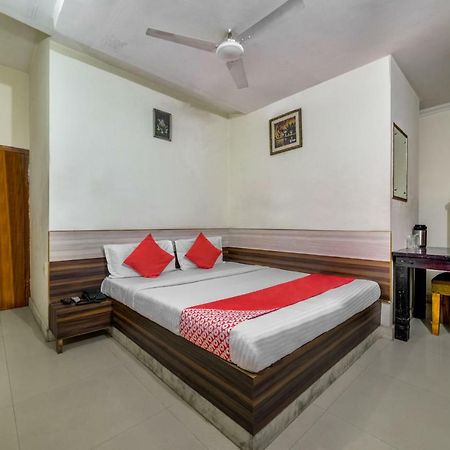 Oyo 40791 Hotel Hot N Fast Suratgarh Exteriör bild