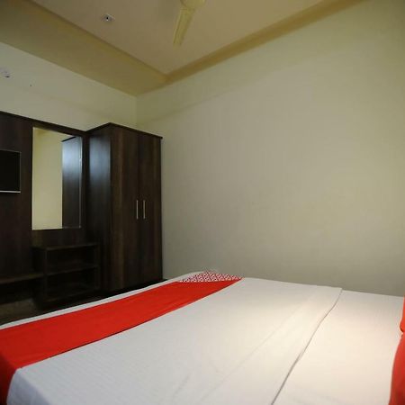 Oyo 40791 Hotel Hot N Fast Suratgarh Exteriör bild