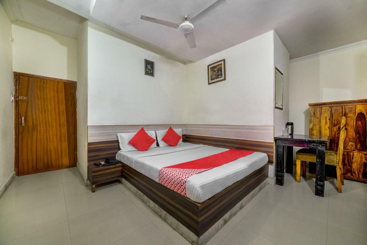Oyo 40791 Hotel Hot N Fast Suratgarh Exteriör bild