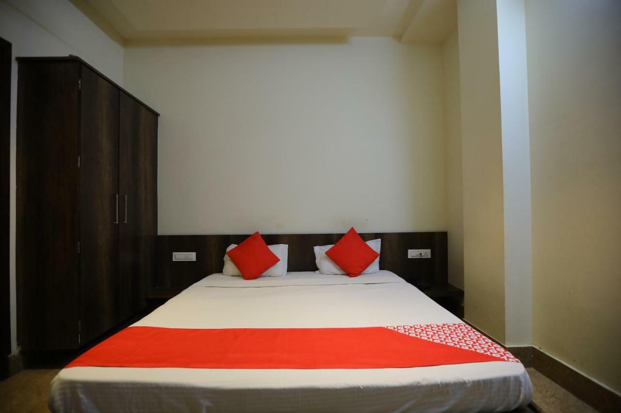 Oyo 40791 Hotel Hot N Fast Suratgarh Exteriör bild