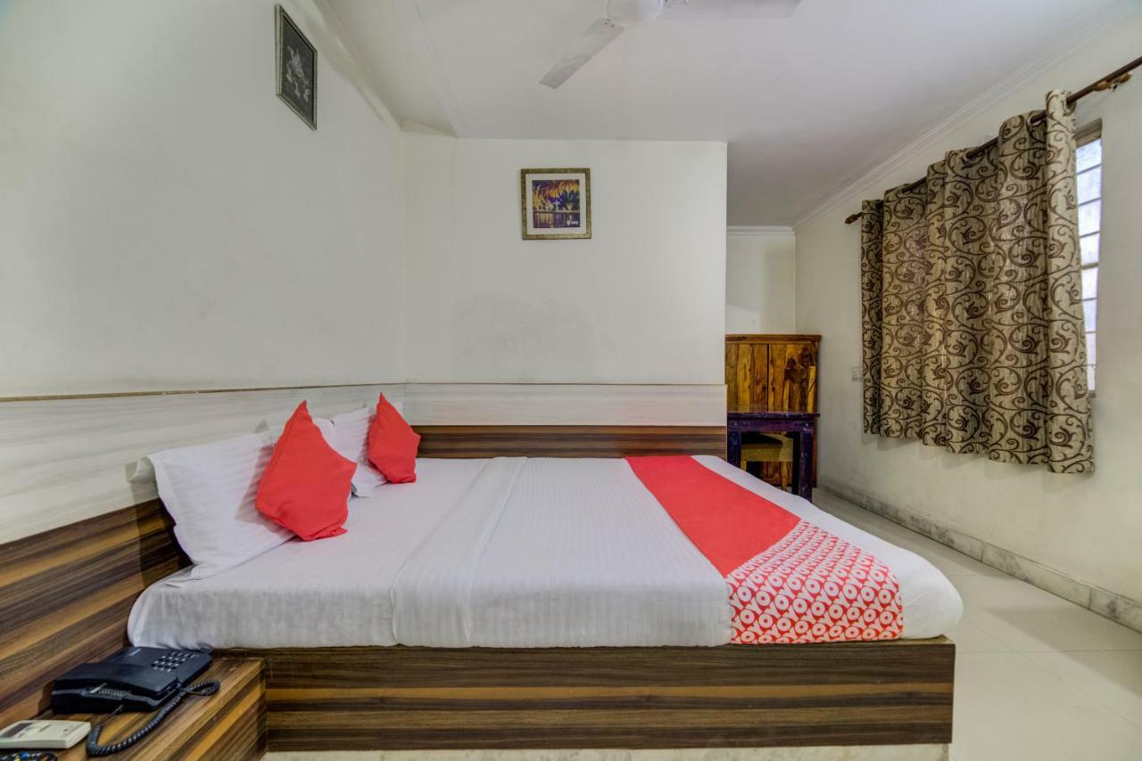 Oyo 40791 Hotel Hot N Fast Suratgarh Exteriör bild